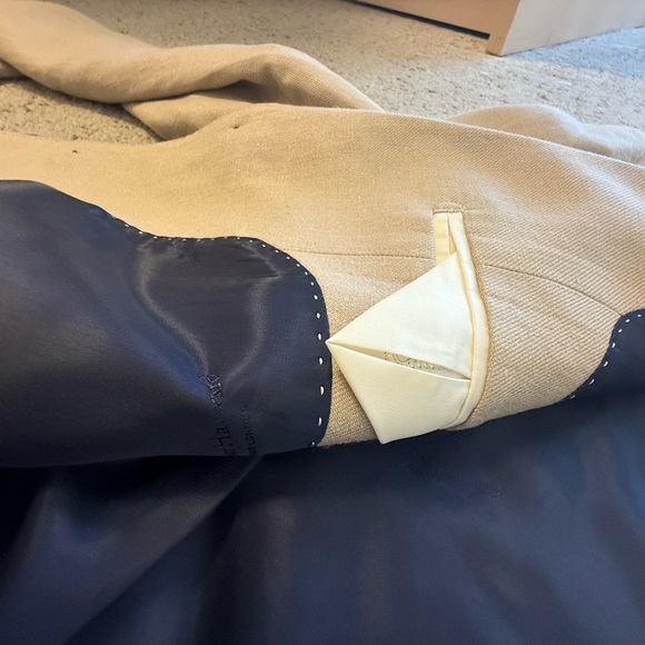 Douglas Hayward NWT 44 Linen blend Beige Blazer with Navy Lining- classic & raw - Picture 16 of 17